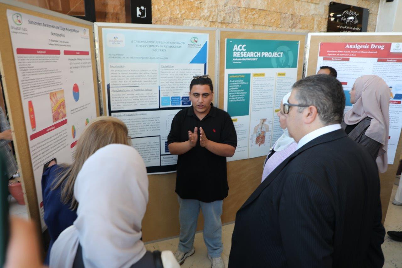 جامعة عمان العربية تنظم يومًا علميًا حول المسؤولية القانونية والمهنية للصيدلاني37