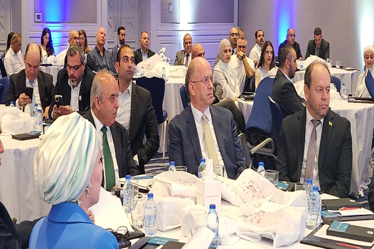 جامعة عمان العربية تشارك في جلسة حوارية حول "تمكين التعليم لتسريع الابتكار الرقمي"1