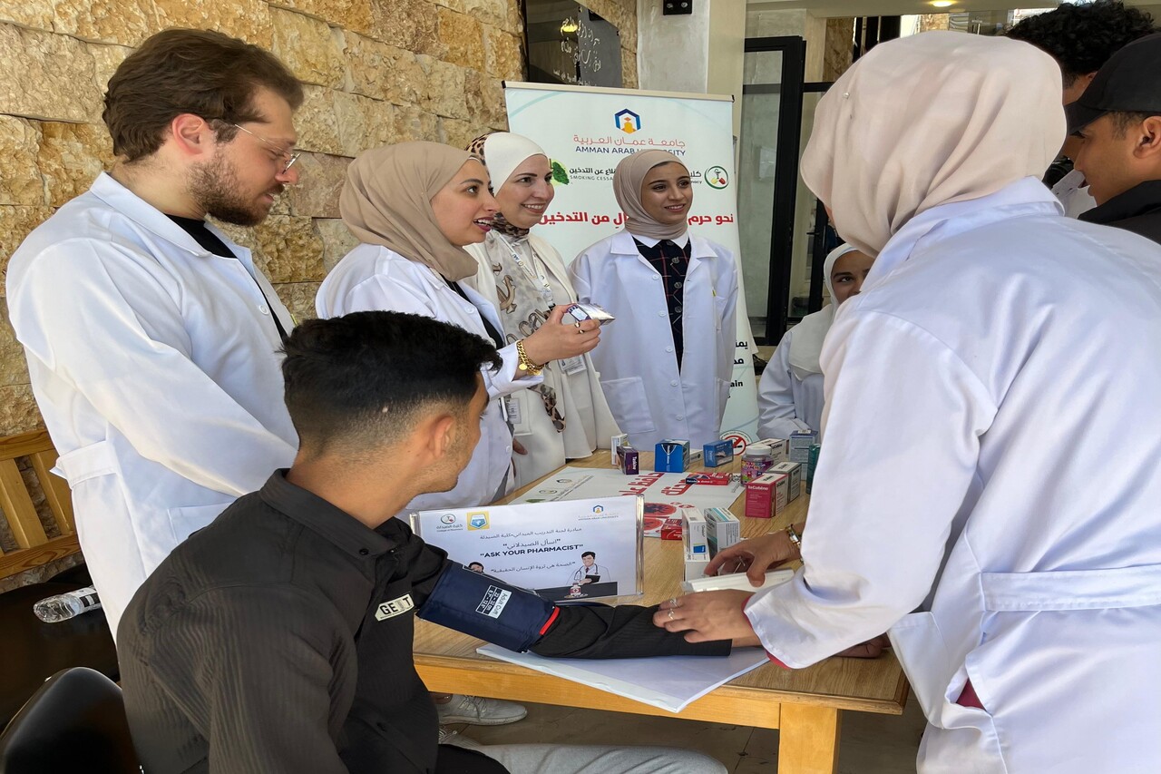 "اسأل الصيدلاني": مبادرة في جامعة عمان العربية لتعزيز الثقافة الدوائية والمسؤولية المهنية11