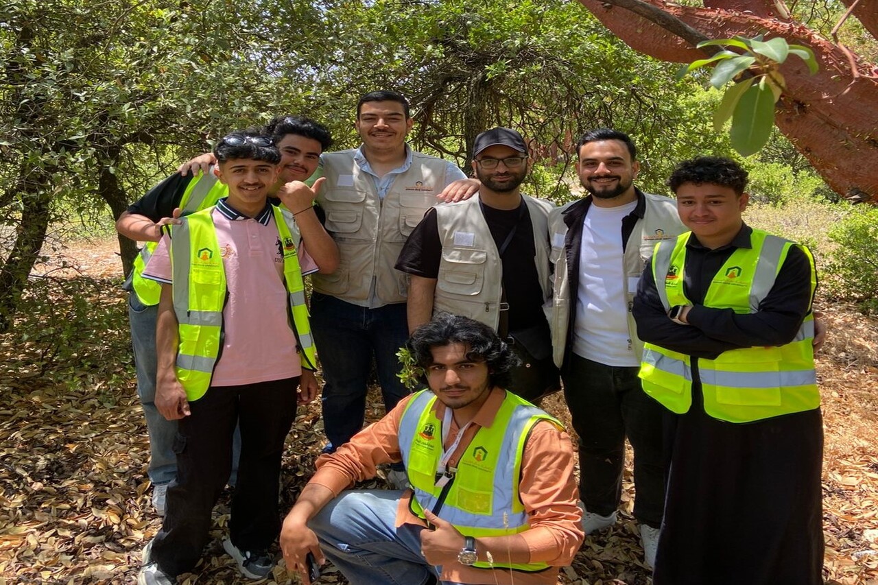 الآداب والعلوم في "عمان العربية" تحتفل باليوم العالمي للبيئة من خلال العمل التطوعي في محمية المأوى للطبيعة والبرية2