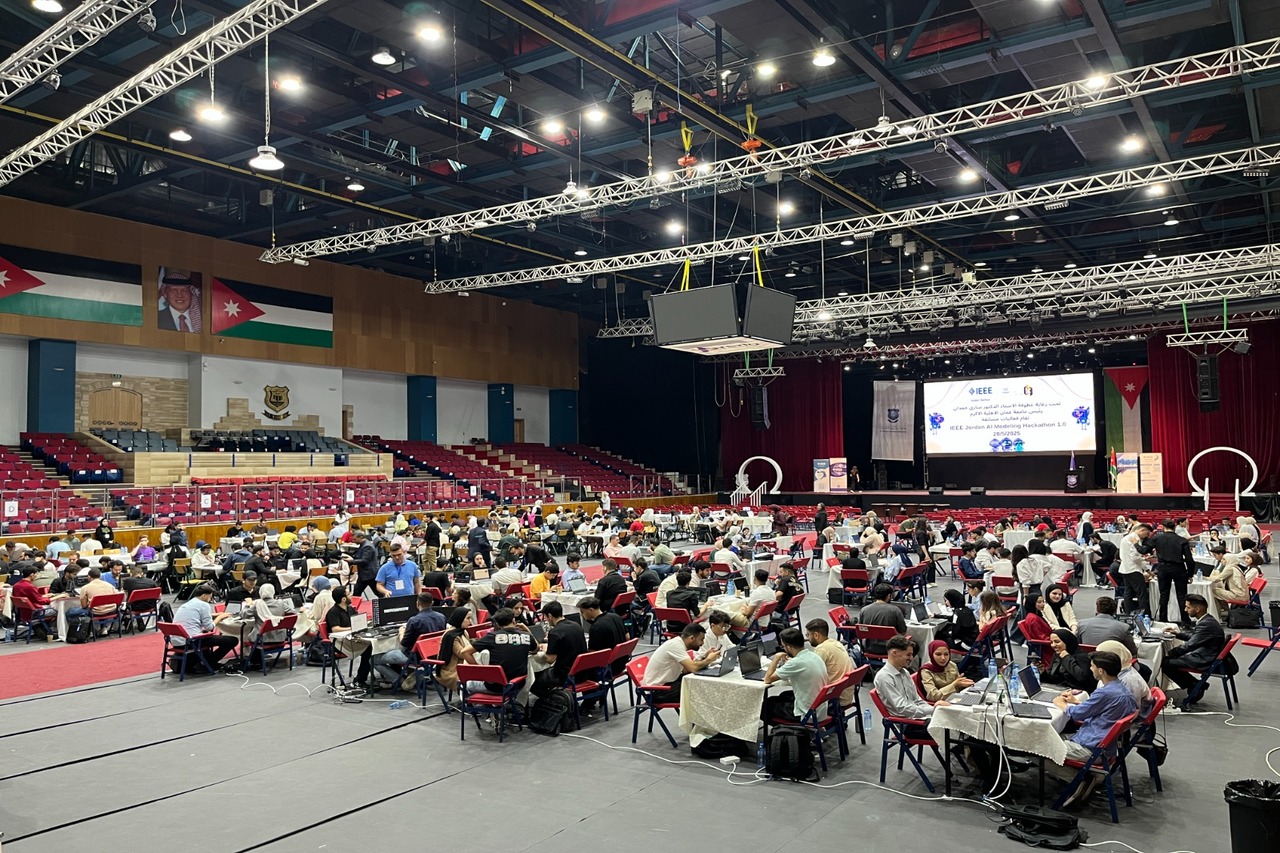 جامعة عمان العربية تتميز في مسابقة "IEEE Jordan AI Modeling Hackathon"1