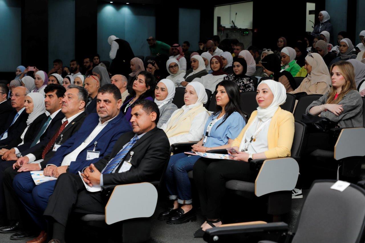 جامعة عمان العربية تنظم يومًا علميًا حول المسؤولية القانونية والمهنية للصيدلاني6