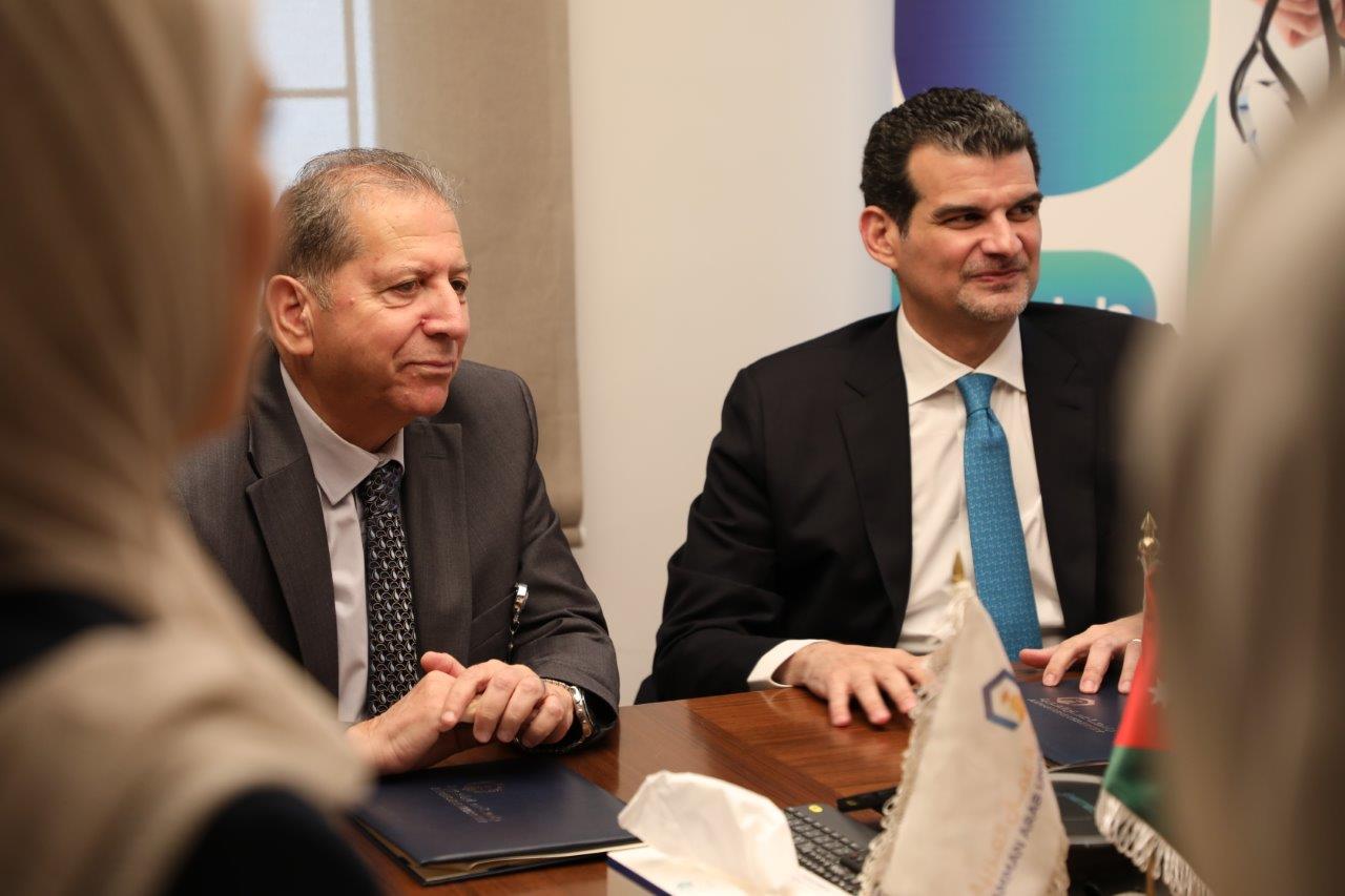 " عمان العربية" توقع اتفاقية تعاون مع مستشفى الرشيد لتدريب طلبة كلية الصيدلة وتأهيلهم لسوق العمل8