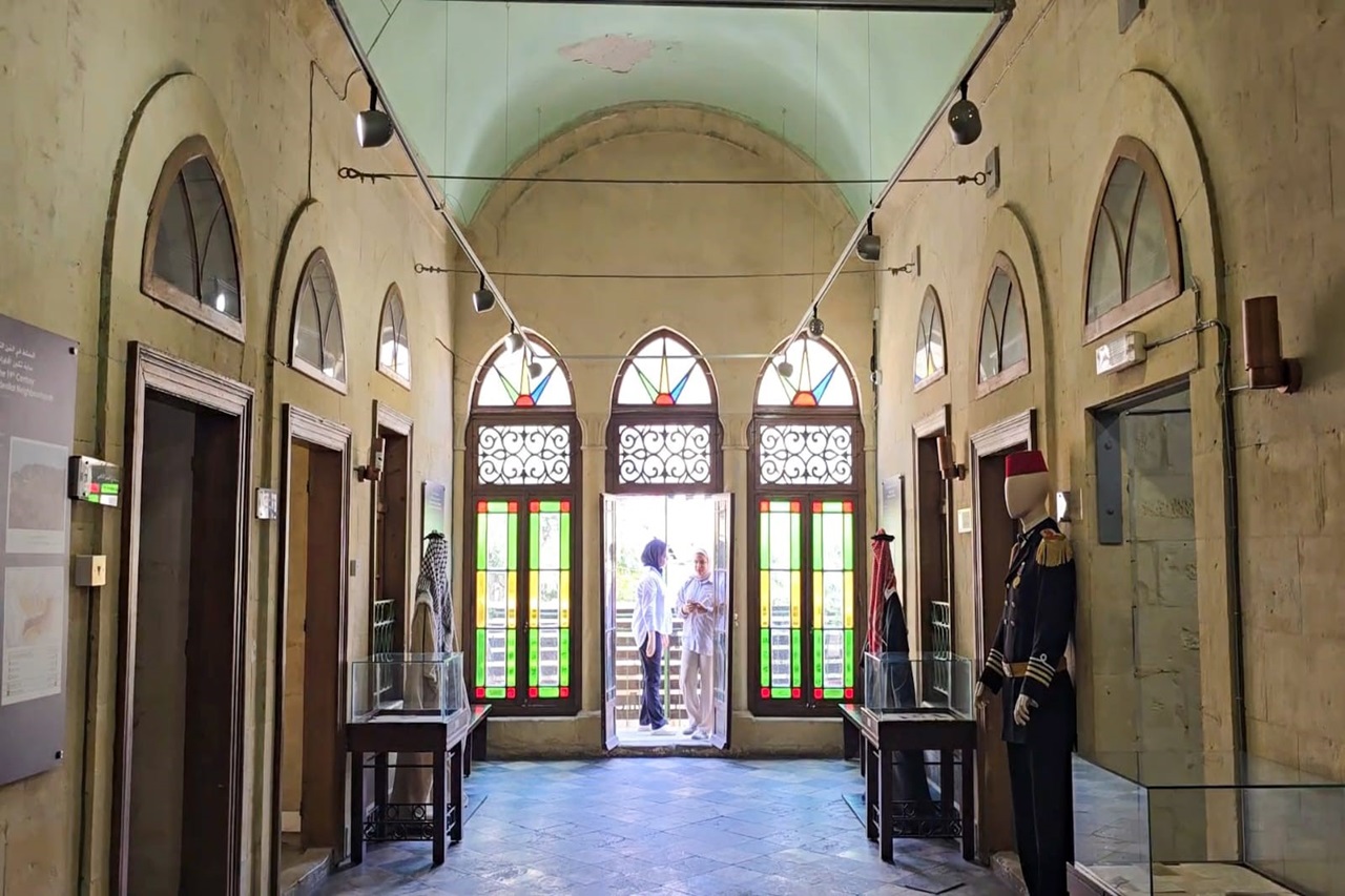زيارة ميدانية لطلبة "هندسة العمارة" في جامعة عمان العربية إلى مدينة السلط لتعزيز المهارات التطبيقية والمعرفية4