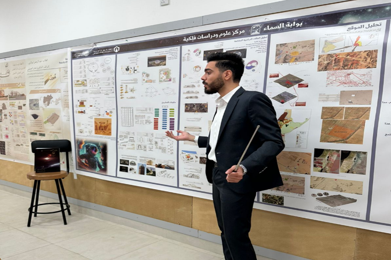 طلبة هندسة العمارة في "عمان العربية" يناقشون مشاريع تخرج ريادية تعالج تحديات محلية وتطرح حلولًا مبتكرة4