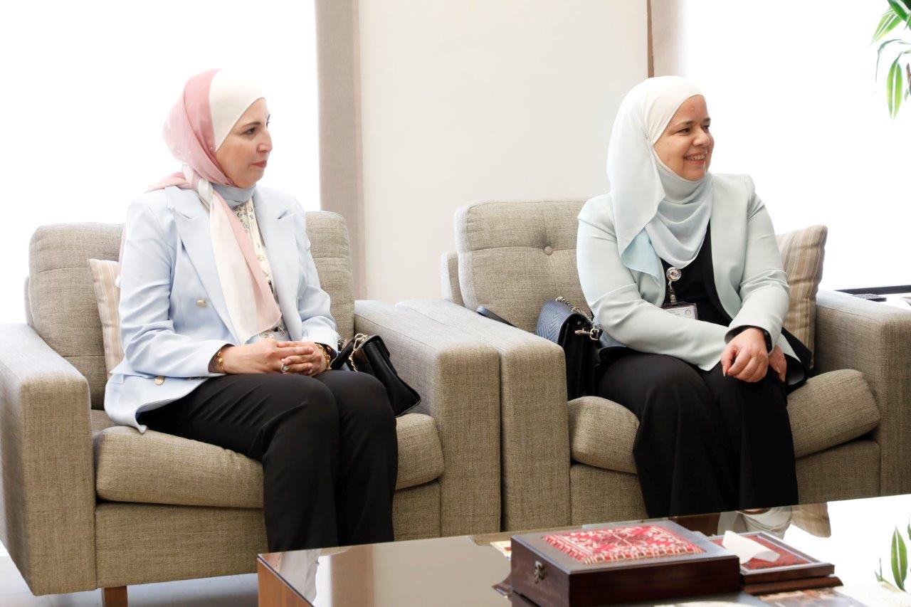 " عمان العربية" توقع اتفاقية تعاون مع مستشفى الرشيد لتدريب طلبة كلية الصيدلة وتأهيلهم لسوق العمل3