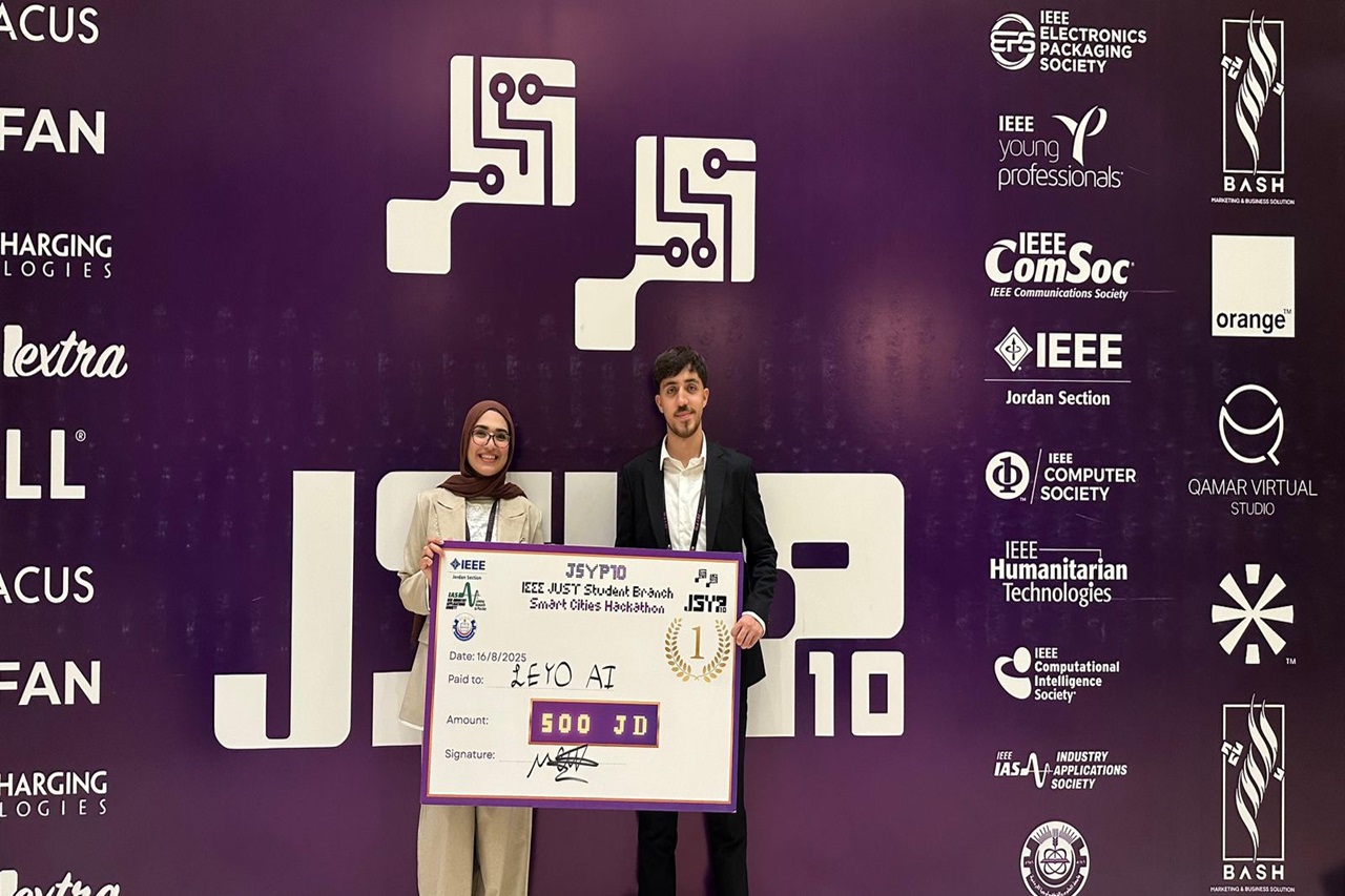 طلبة جامعة عمان العربية يحرزون المركز الأول في مسابقة الهاكثون في مؤتمر JSYP101