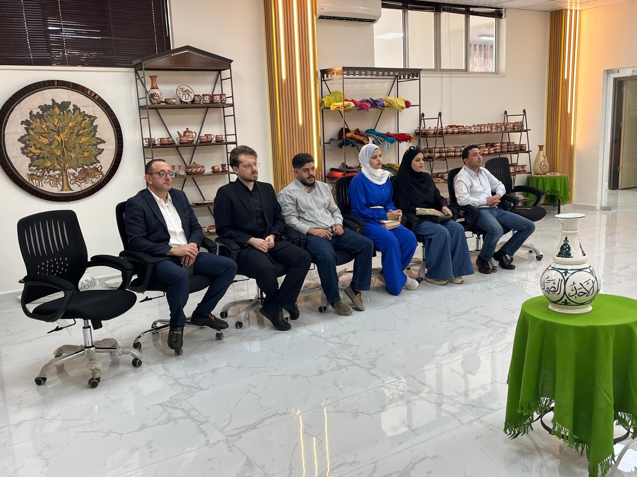 صيدلة "عمان العربية" تُعزز كفاءة طلبتها ببرنامج تطبيقي في الصناعات الدوائية8