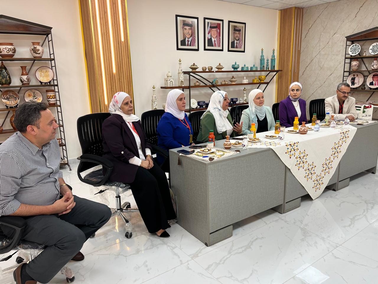 صيدلة "عمان العربية" تُعزز كفاءة طلبتها ببرنامج تطبيقي في الصناعات الدوائية16