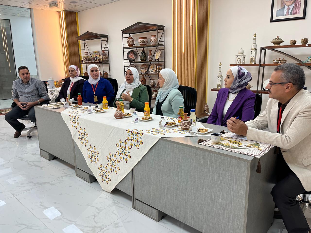 صيدلة "عمان العربية" تُعزز كفاءة طلبتها ببرنامج تطبيقي في الصناعات الدوائية22
