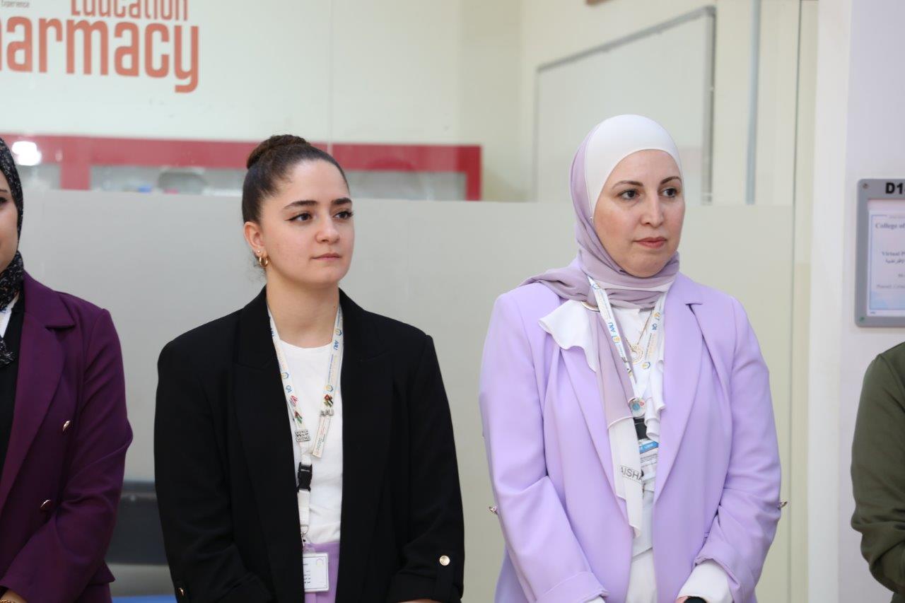 كلية الصيدلة في "عمان العربية" تطلق مبادرات توعوية وبحثية ضمن فعاليات "يوم التغيير 2025"3