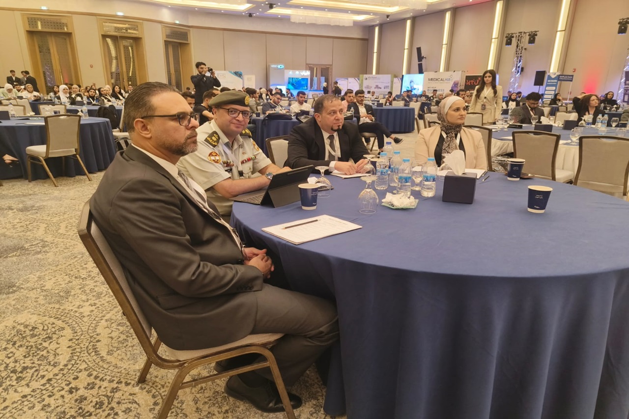 جامعة عمان العربية تشارك في تحكيم مشاريع طلابية ضمن القمة الدولية للهندسة الطبية الحيوية (MedRoots 2025)2