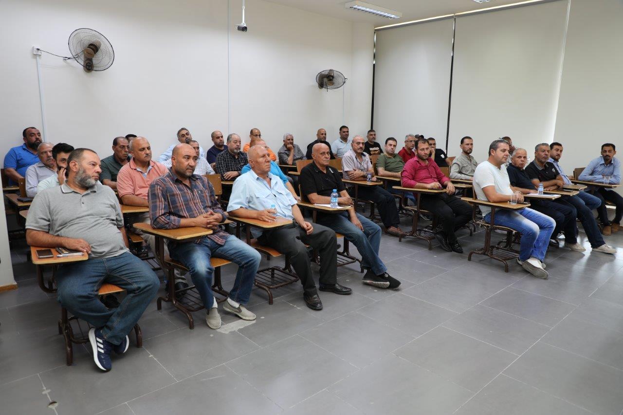 جامعة عمان العربية تعقد دورة تدريبية لسائقي الحافلات بالتعاون مع المعهد المروري3