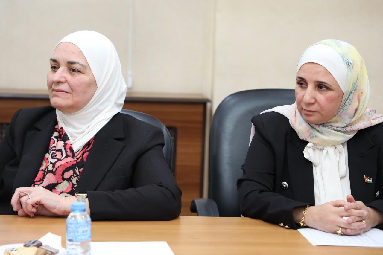 تعاون مشترك بين جامعة عمان العربية ووزارة الطاقة لتطوير البحث العلمي ودعم التحول نحو الطاقة المستدامة في الأردن3
