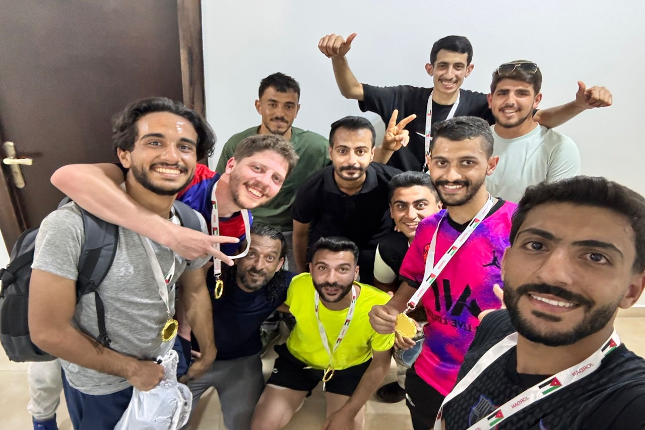 فريق طلبة كلية صيدلة "عمان العربية" يُتوج ببطولة كرة القدم على مستوى كليات الجامعة3