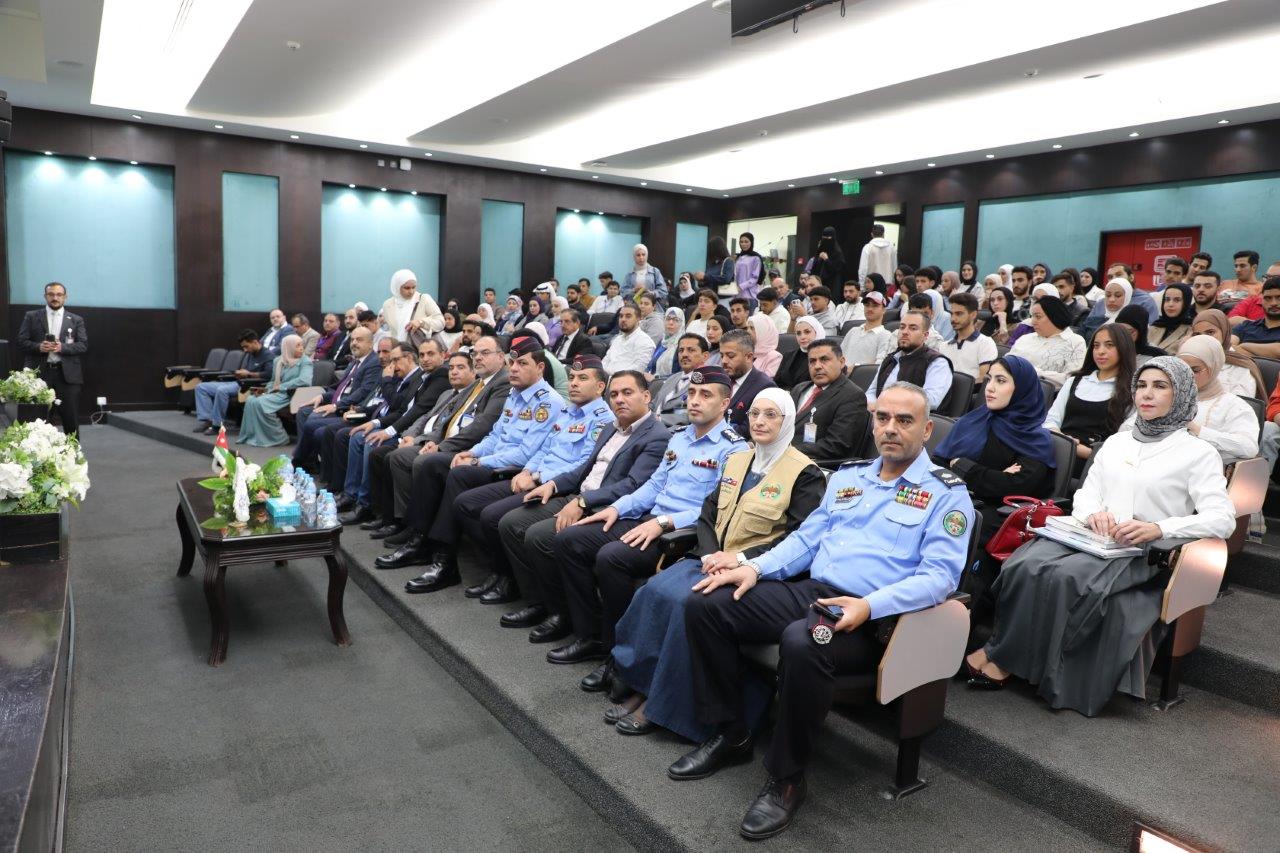 جامعة عمان العربية تنظم اليوم التوعوي المفتوح بالتعاون مع مديرية الأمن العام والشرطة المجتمعية4