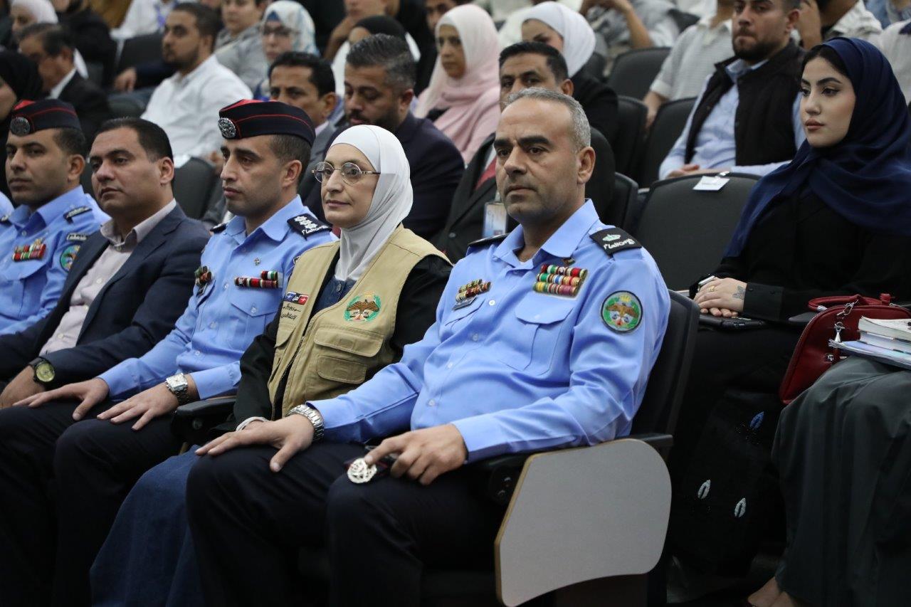 جامعة عمان العربية تنظم اليوم التوعوي المفتوح بالتعاون مع مديرية الأمن العام والشرطة المجتمعية5