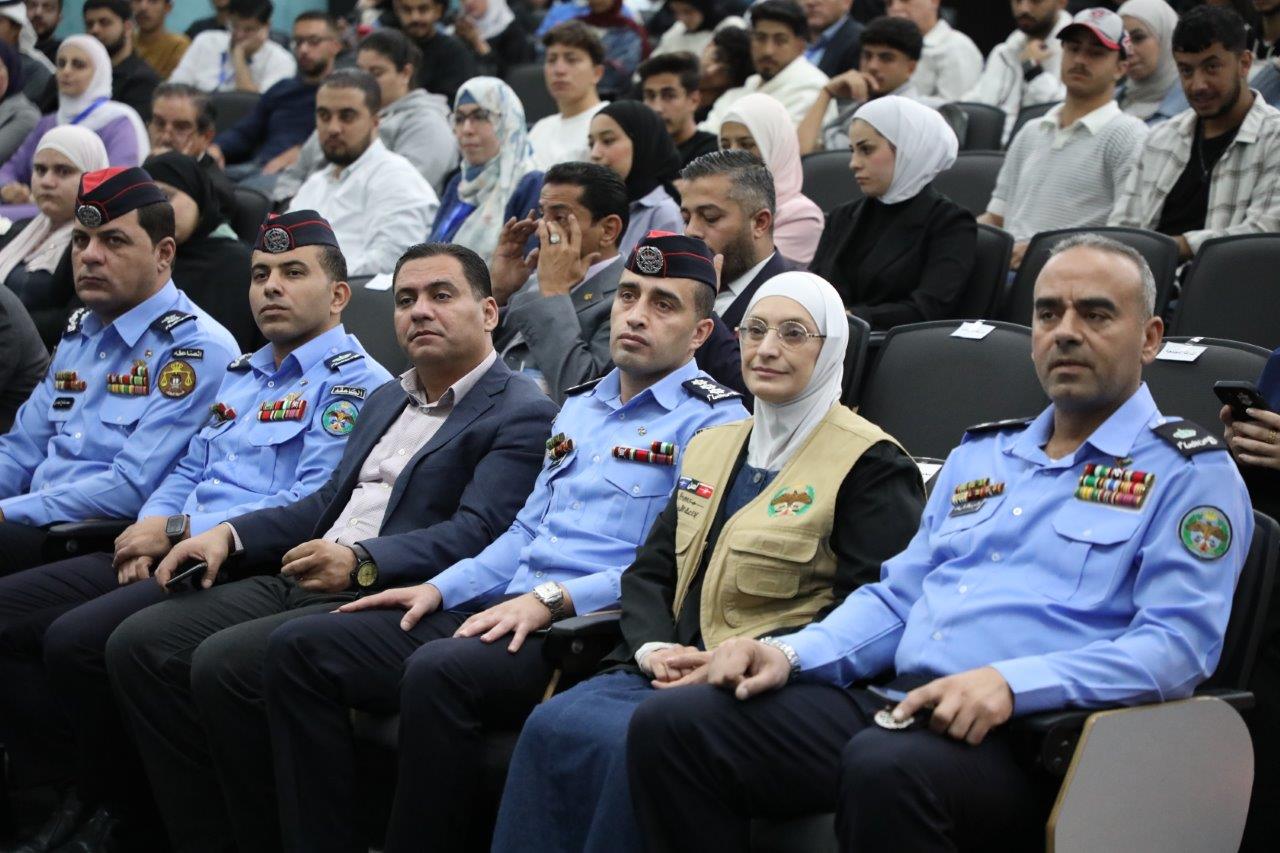 جامعة عمان العربية تنظم اليوم التوعوي المفتوح بالتعاون مع مديرية الأمن العام والشرطة المجتمعية8