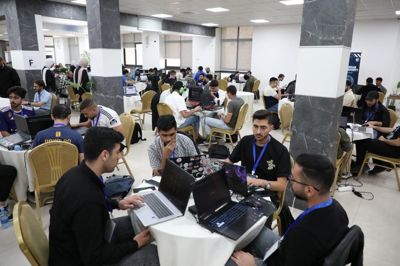 جامعة عمان العربية تختتم التحدي الأردني الأول للأمن السيبراني11