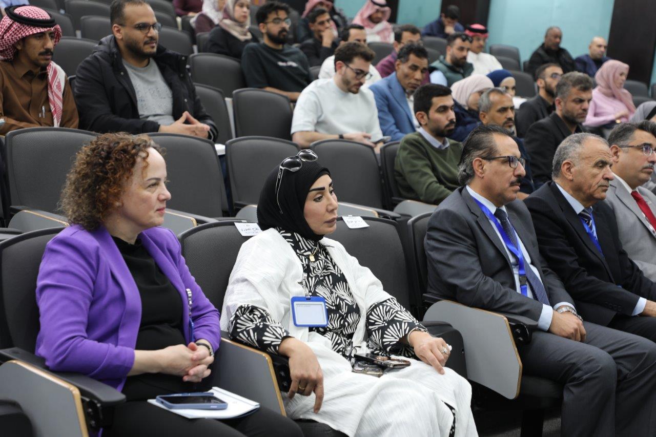 رئيس جامعة عمان العربية يلتقي طلبة الدراسات العليا والبكالوريوس في الجامعة9