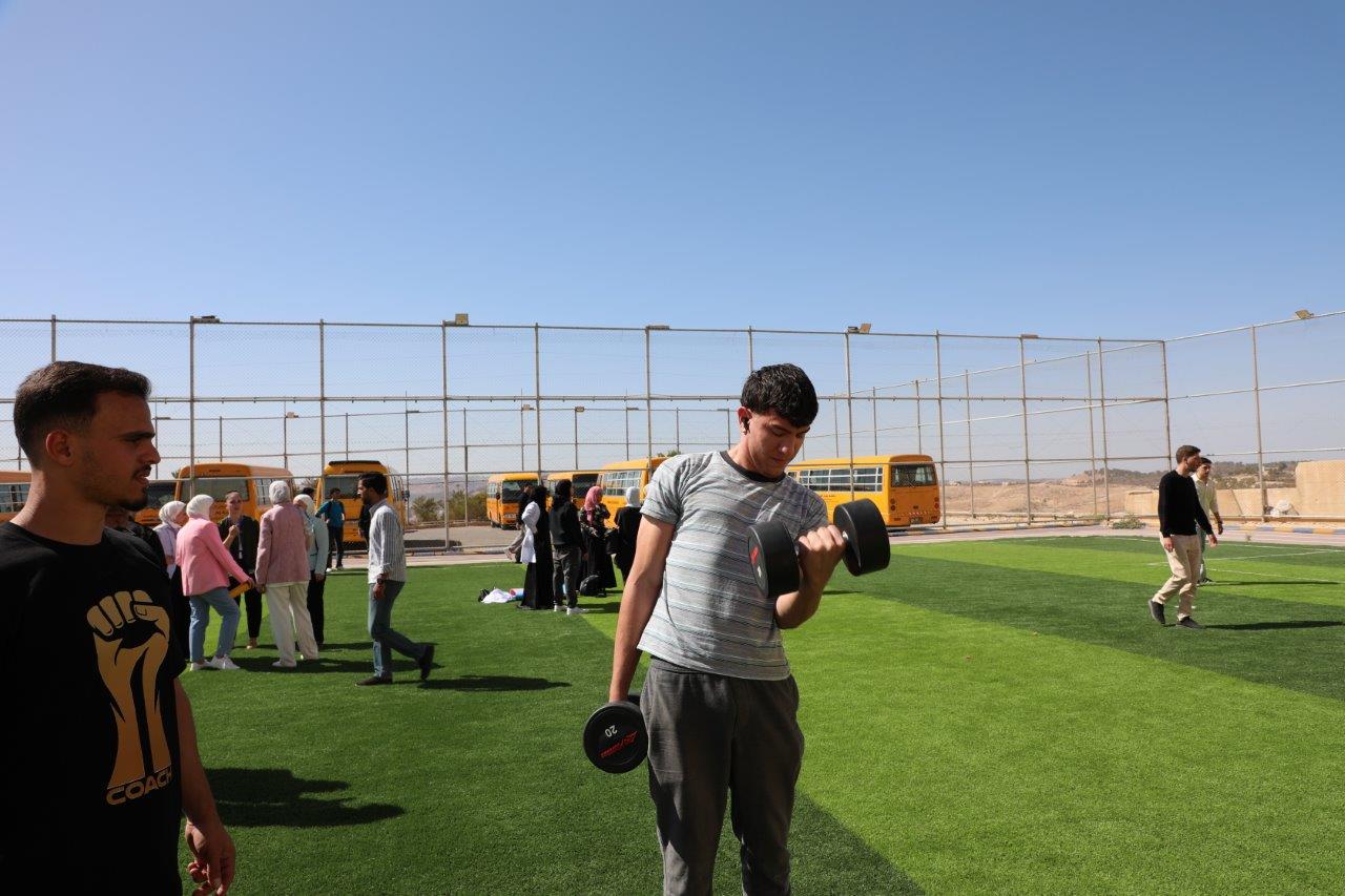 صيدلة "عمان العربية" تنظم اليوم الصحي لمنتسبيها تحت شعار "صحتك بتهمنا"24