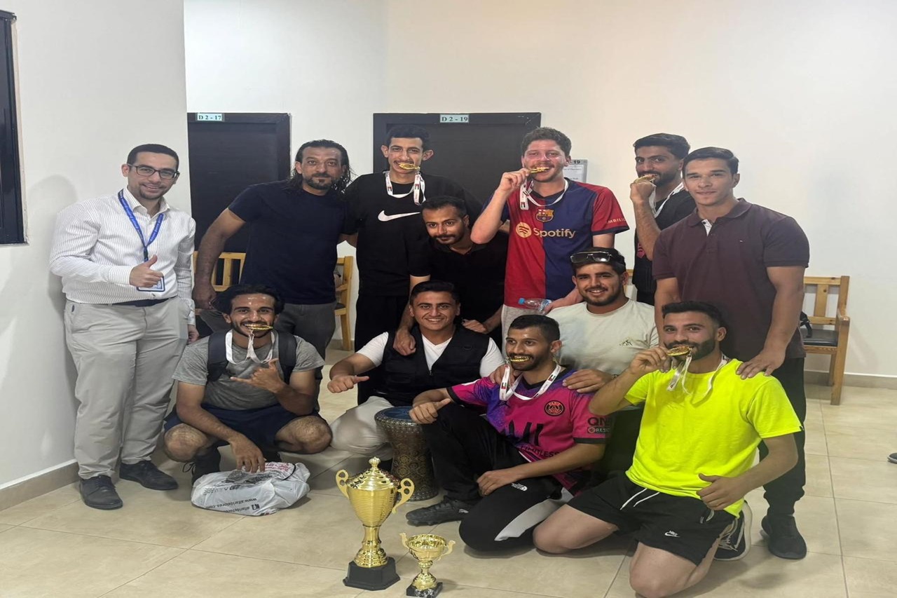 فريق طلبة كلية صيدلة "عمان العربية" يُتوج ببطولة كرة القدم على مستوى كليات الجامعة11