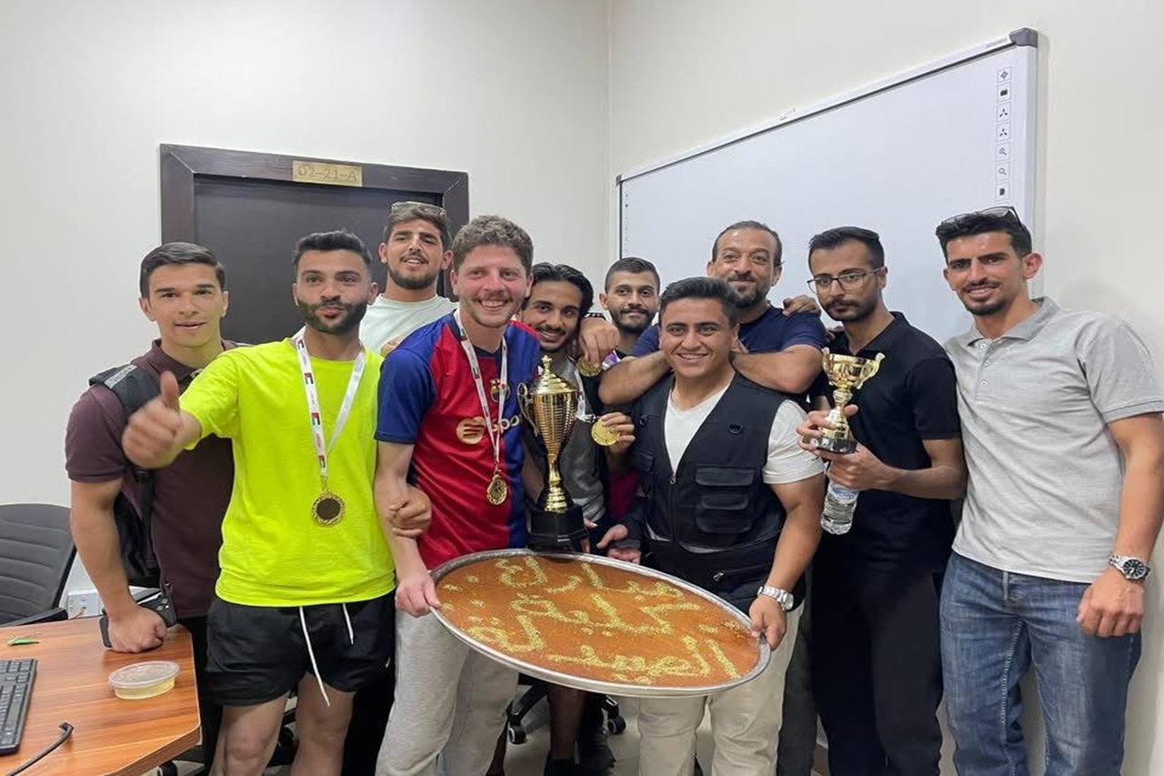 فريق طلبة كلية صيدلة "عمان العربية" يُتوج ببطولة كرة القدم على مستوى كليات الجامعة13