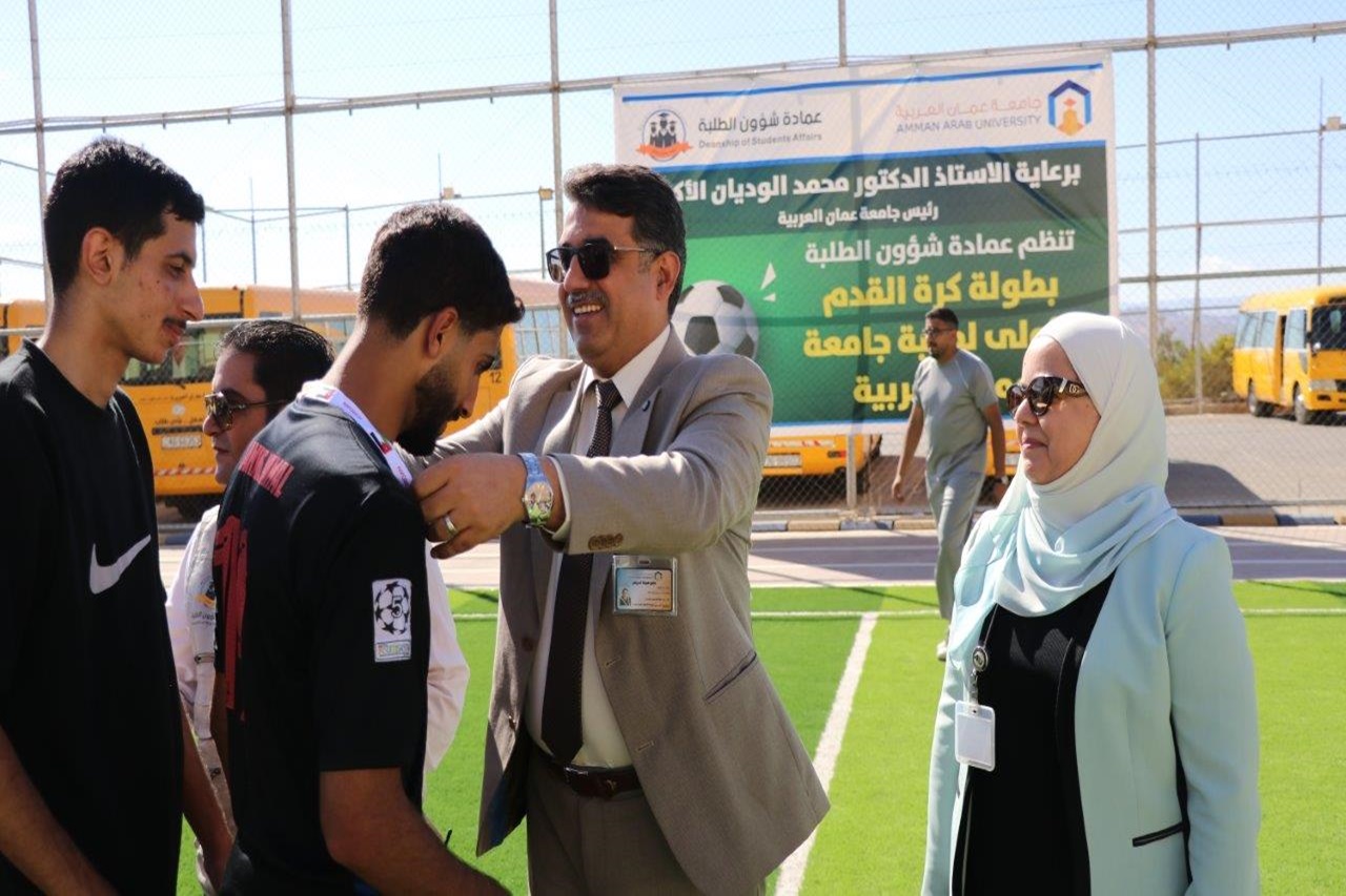 فريق طلبة كلية صيدلة "عمان العربية" يُتوج ببطولة كرة القدم على مستوى كليات الجامعة8
