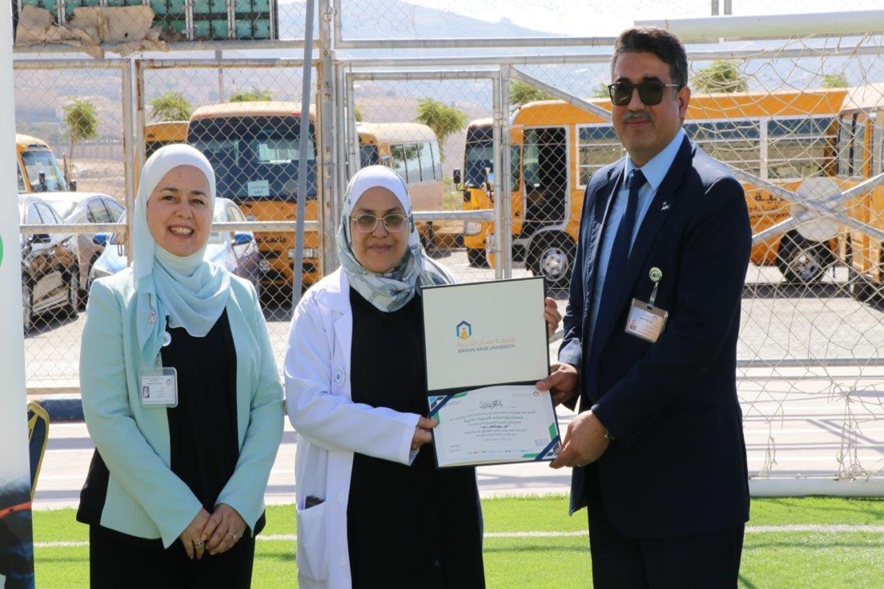 صيدلة "عمان العربية" تنظم اليوم الصحي لمنتسبيها تحت شعار "صحتك بتهمنا"27