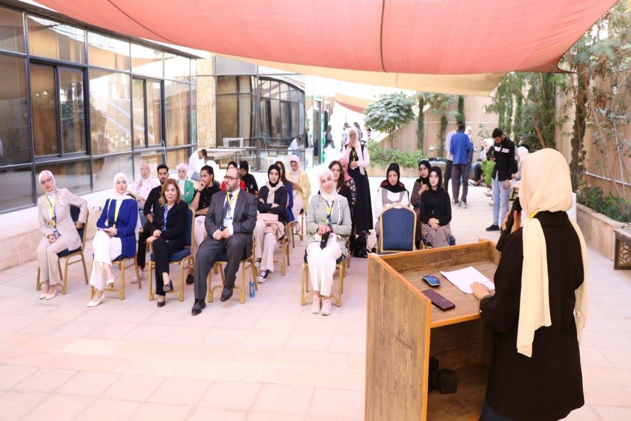 جامعة عمان العربية تحت شعار "معماري سنفور15