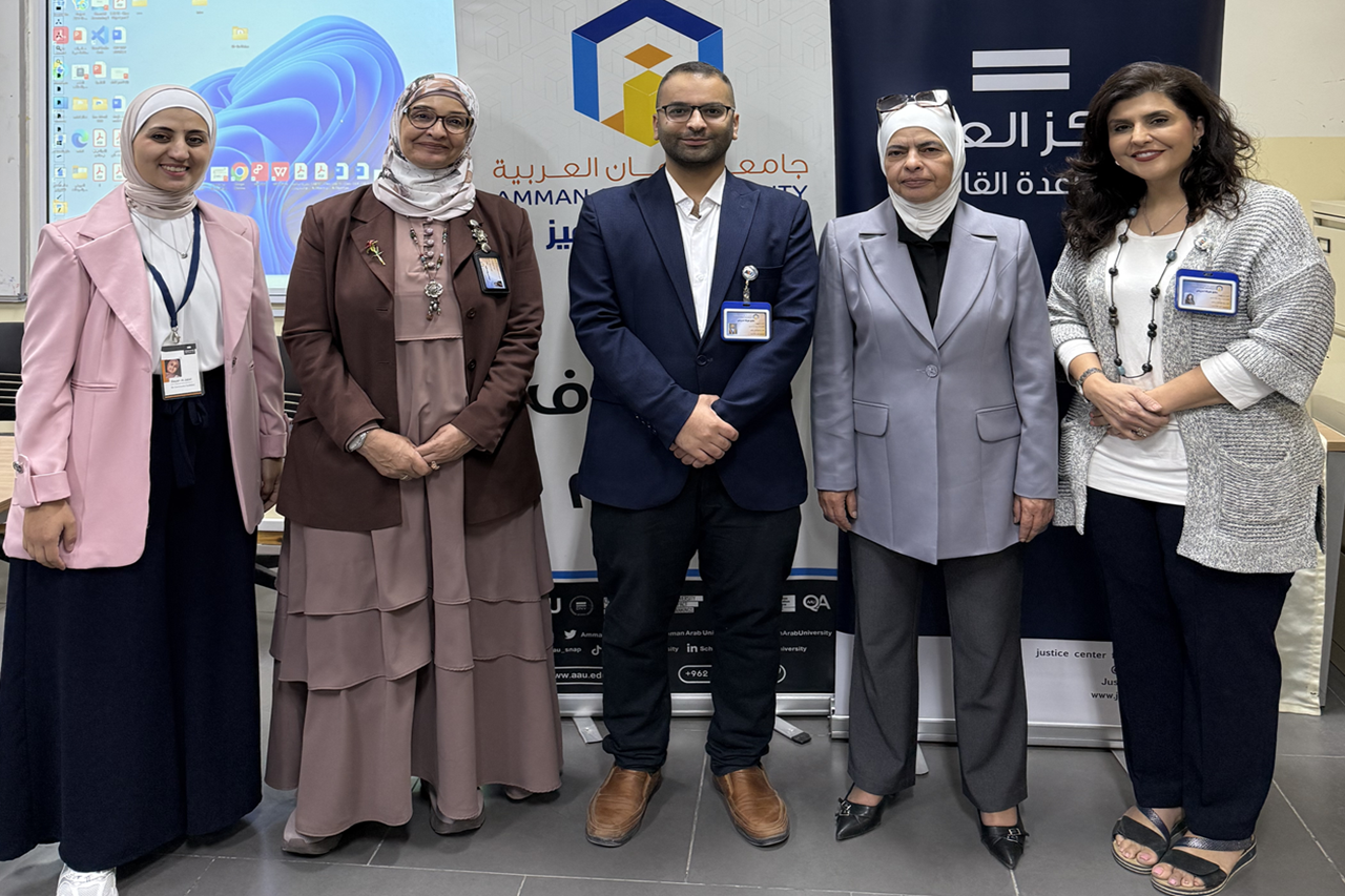 كلية الآداب والعلوم في "عمان العربية" تختتم ورشة تدريبية متخصصة حول "الجرائم الإلكترونية"4