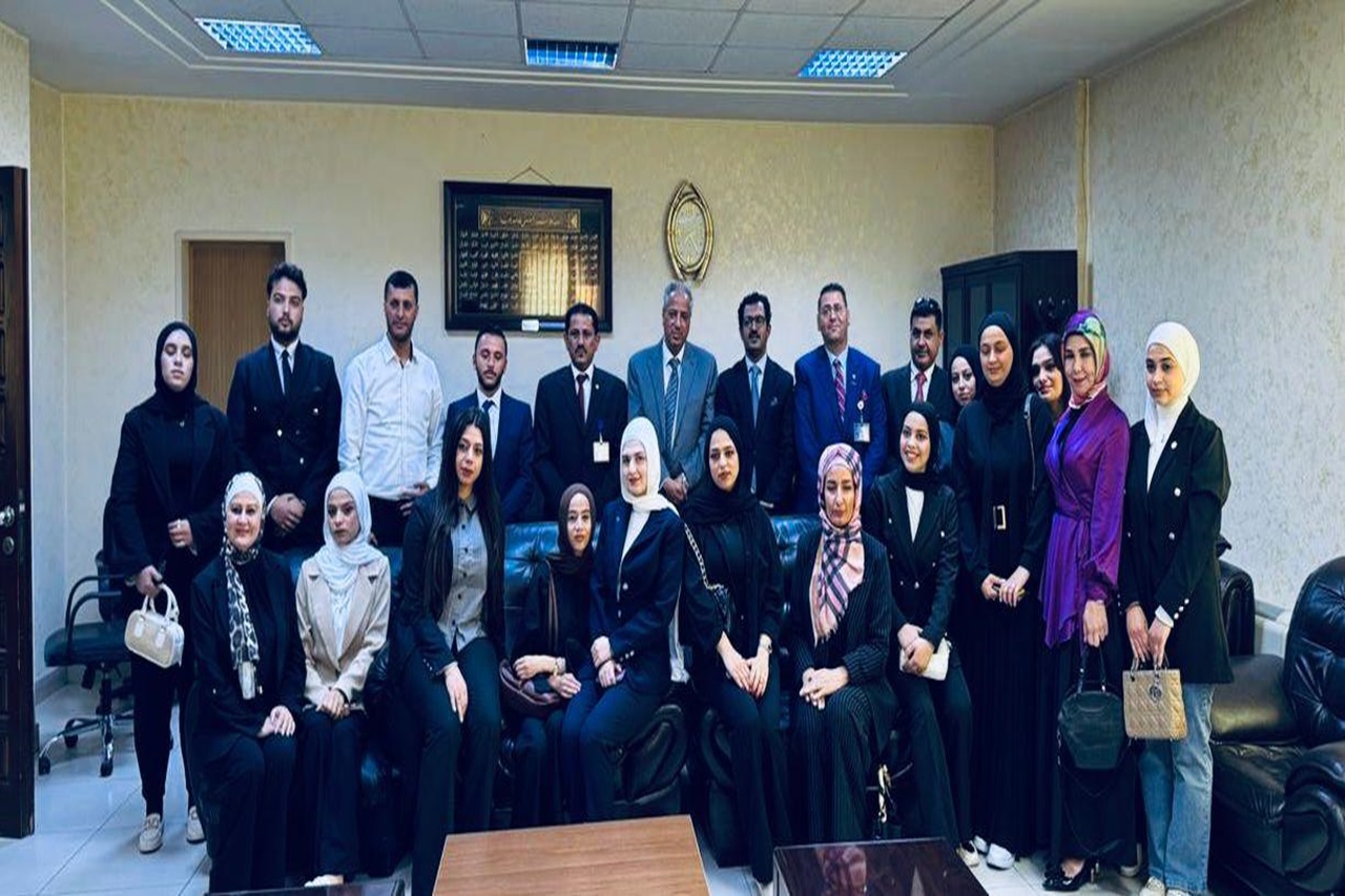 حقوق " عمان العربية " تنظّم زيارة ميدانية إلى محكمة الجنايات الكبرى لتعزيز الفهم العملي لدى الطلبة1