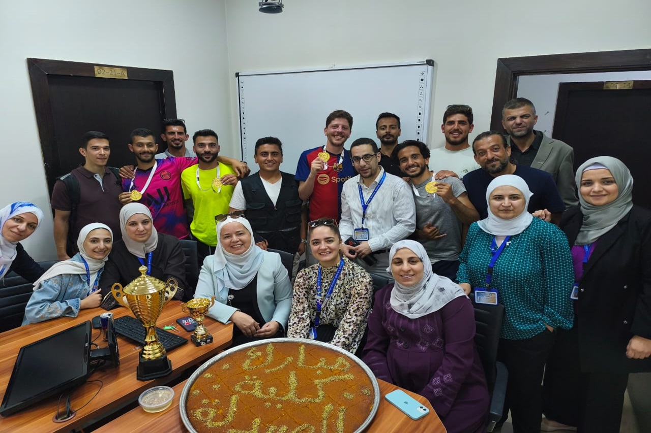 فريق طلبة كلية صيدلة "عمان العربية" يُتوج ببطولة كرة القدم على مستوى كليات الجامعة14