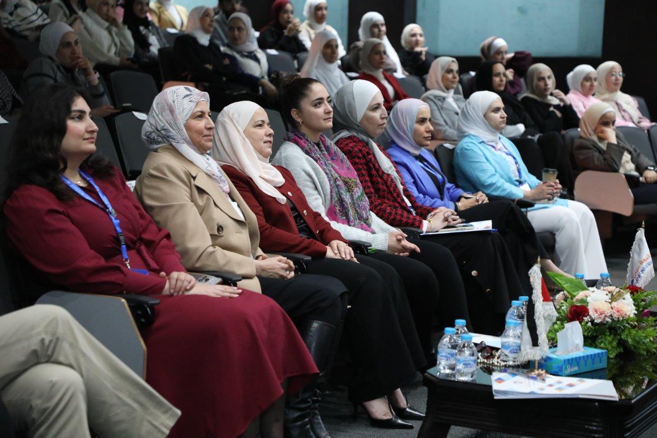 كلية الصيدلة في جامعة عمان العربية تكرّم طلبتها المتفوقين والمتميزين في الأنشطة اللامنهجية3