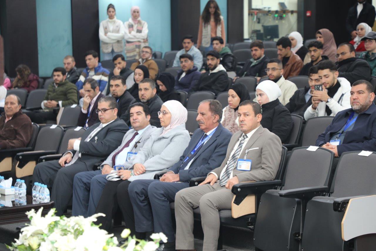 الدكتورة هيفاء النجار تحاضر في جامعة عمّان العربية حول دور الأسرة والتعليم في تمكين المرأة5