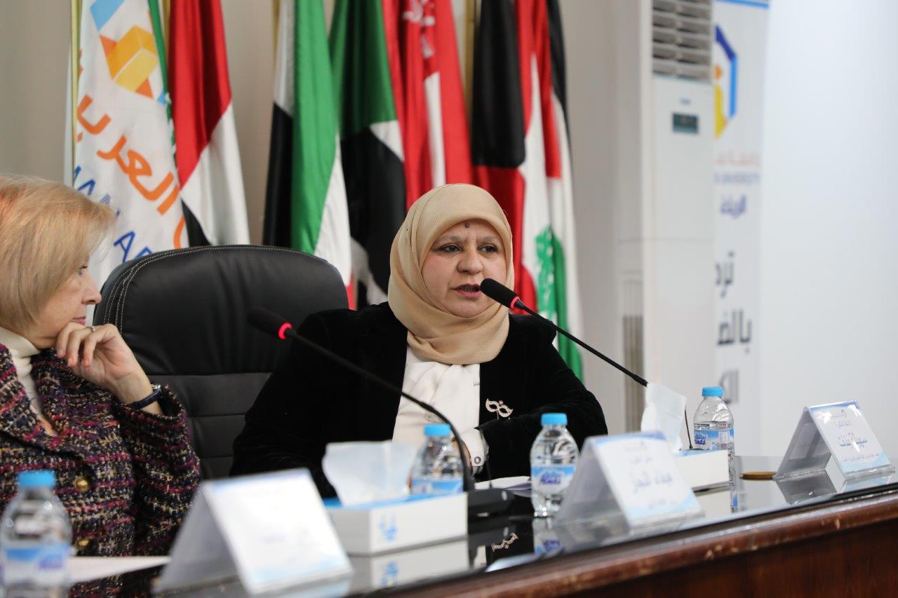 الدكتورة هيفاء النجار تحاضر في جامعة عمّان العربية حول دور الأسرة والتعليم في تمكين المرأة14