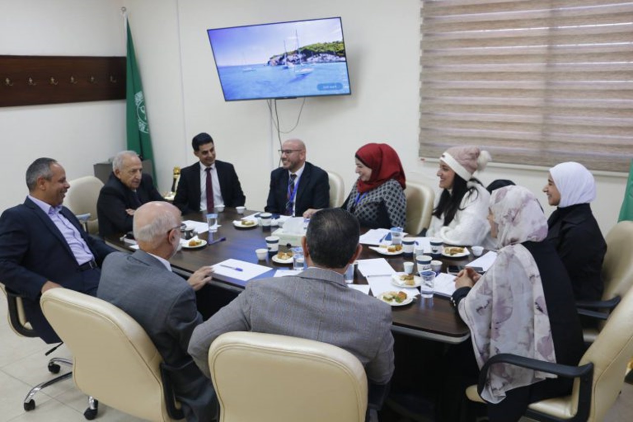 تكنولوجيا المعلومات في "عمان العربية" تعرض مشروعًا رياديًا لتوظيف الذكاء الاصطناعي في تحسين كتابة الخط العربي2