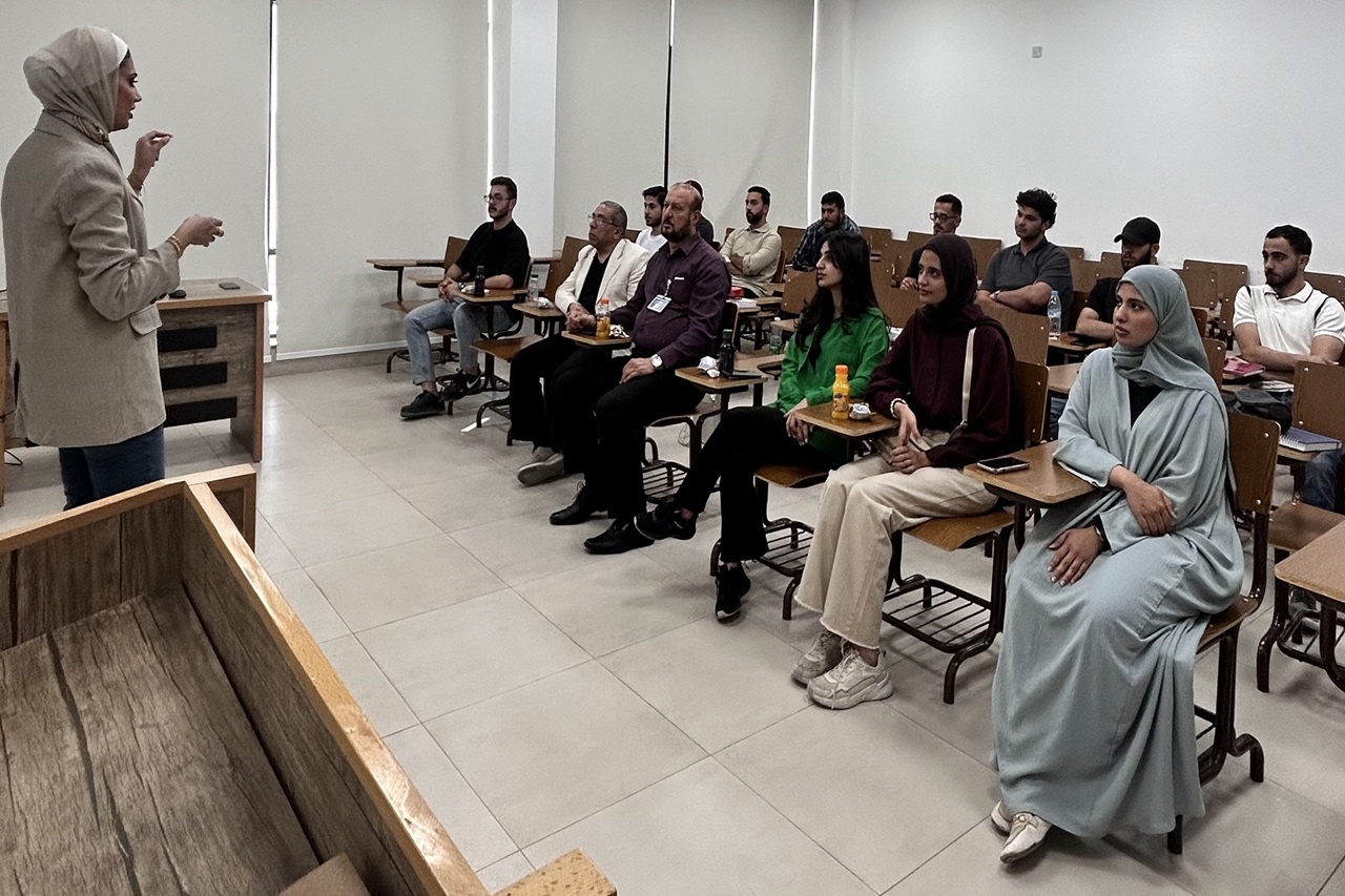 هندسة الطاقة المتجددة في "عمان العربية" تعقد ورشة متخصصة في التشغيل والصيانة لأنظمة الطاقة الكهروضوئية2