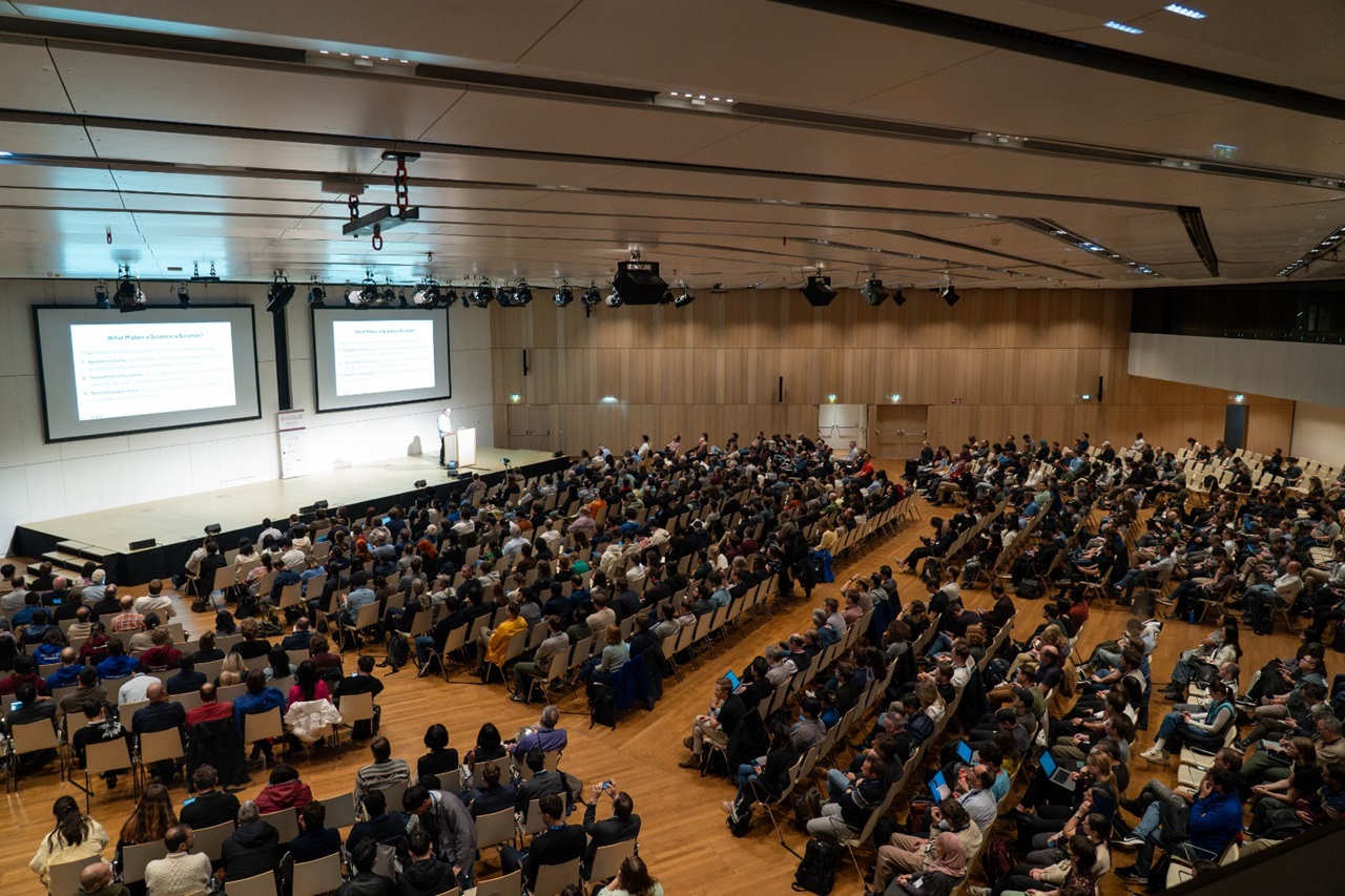 تكنولوجيا المعلومات في "عمان العربية" تشارك في أعمال المؤتمر العلمي الدولي IEEE VIS 2025 في النمسا3