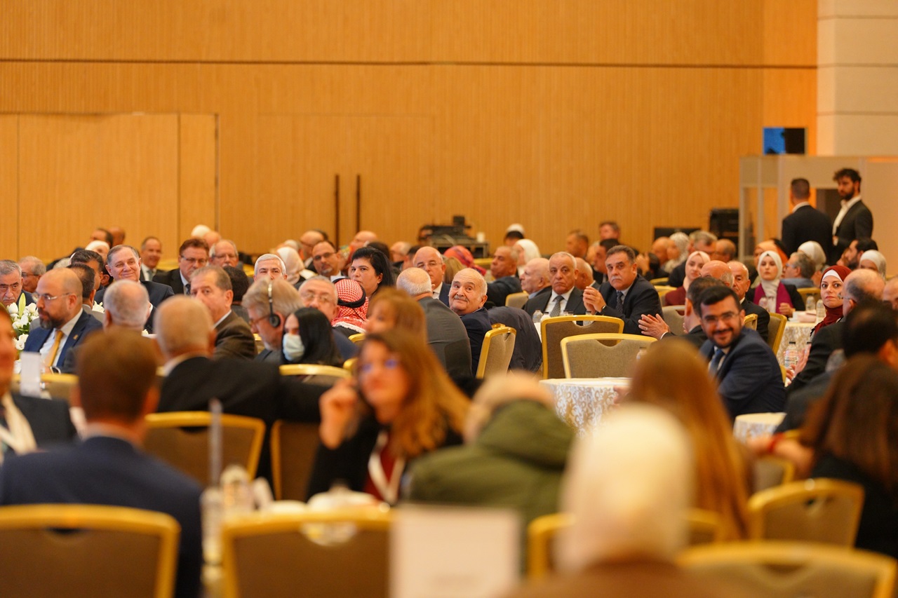 برعاية سمو الأمير الحسن بن طلال جامعة عمّان العربية تشارك في مؤتمر "تجسير الفجوة بين الأكاديميا والصناعة"10