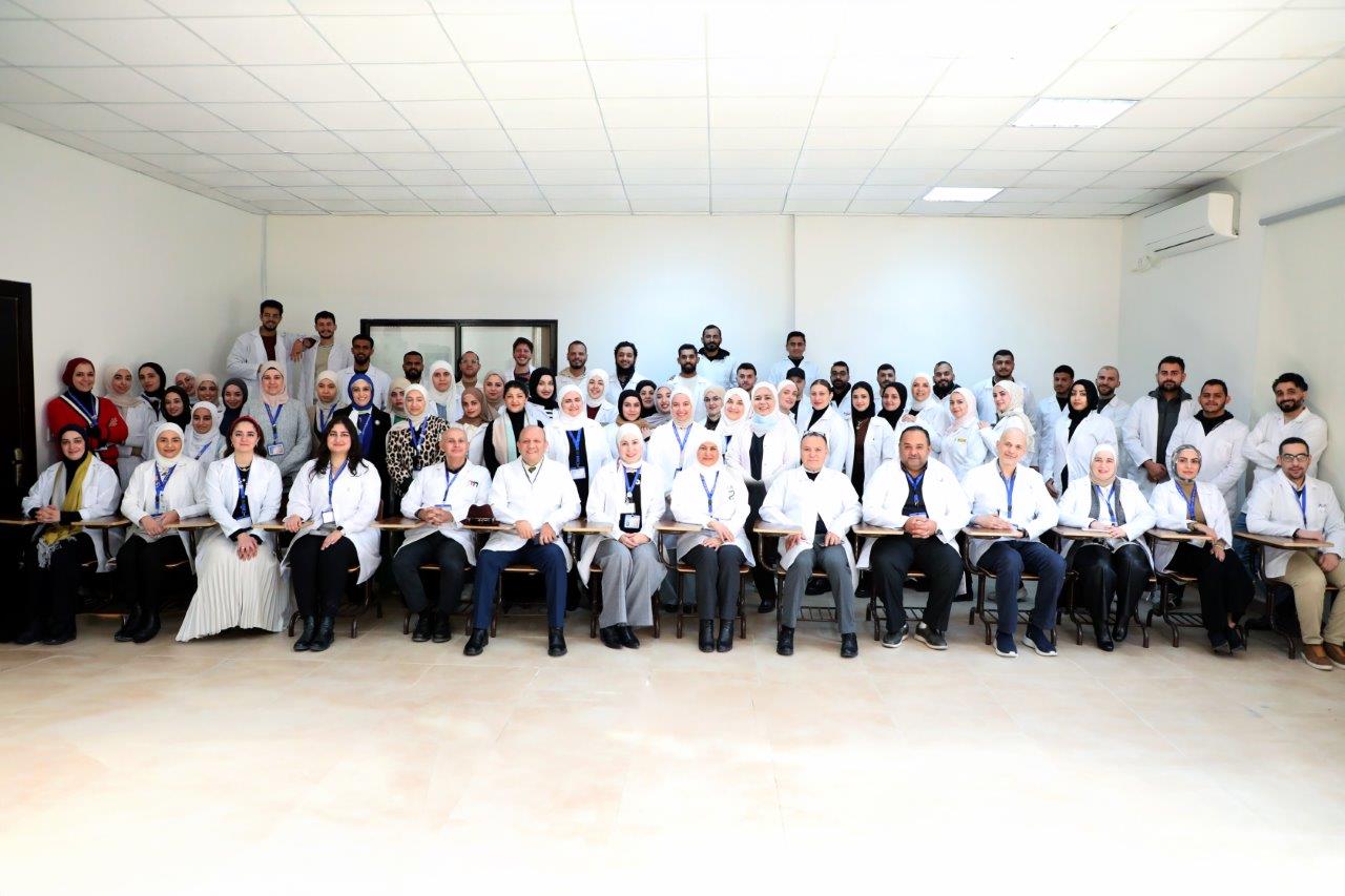 صيدلة "عمان العربية" تعزّز التقييم العملي لطلبة الصيدلة من خلال الامتحان السريري المنظم1