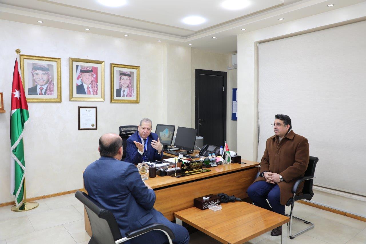 جامعة عمان العربية وجامعة باهانج السلطان عبدالله الماليزية يوقعان اتفاقية تعاون أكاديمي وبحثي3