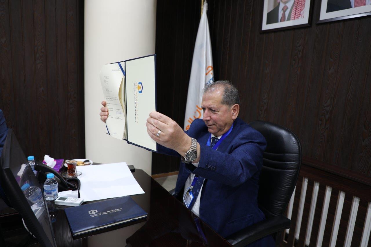 جامعة عمان العربية وجامعة باهانج السلطان عبدالله الماليزية يوقعان اتفاقية تعاون أكاديمي وبحثي15