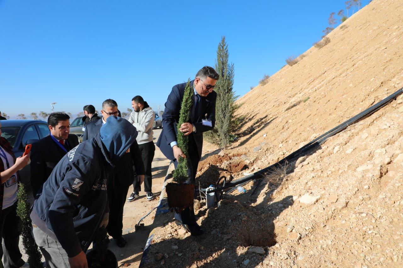 جامعة عمان العربية تنظم فعالية يوم الشجرة بالتعاون مع وزارة الزراعة وأمانة عمّان الكبرى2