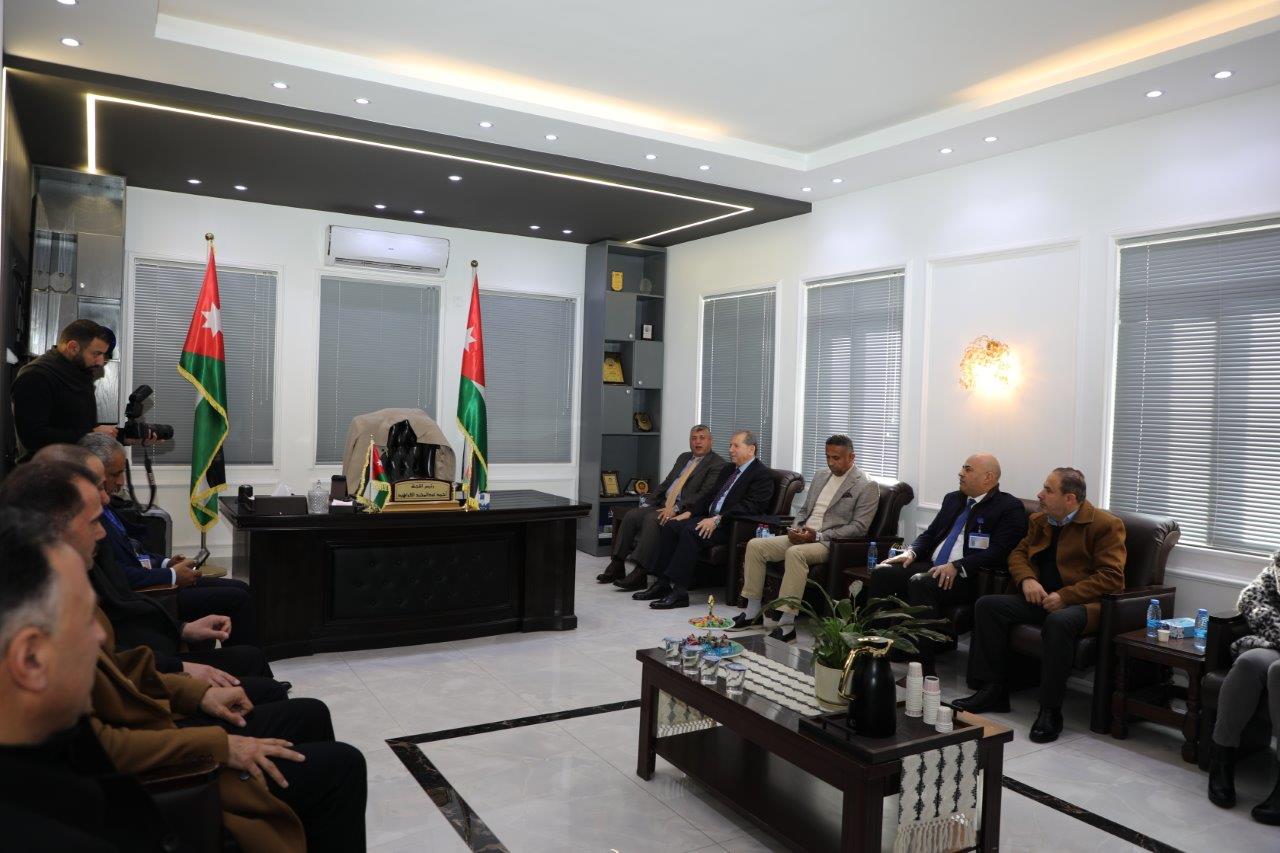 جامعة عمان العربية توقّع مذكرة تعاون مع بلدية بيرين لتعزيز التنمية المجتمعية13