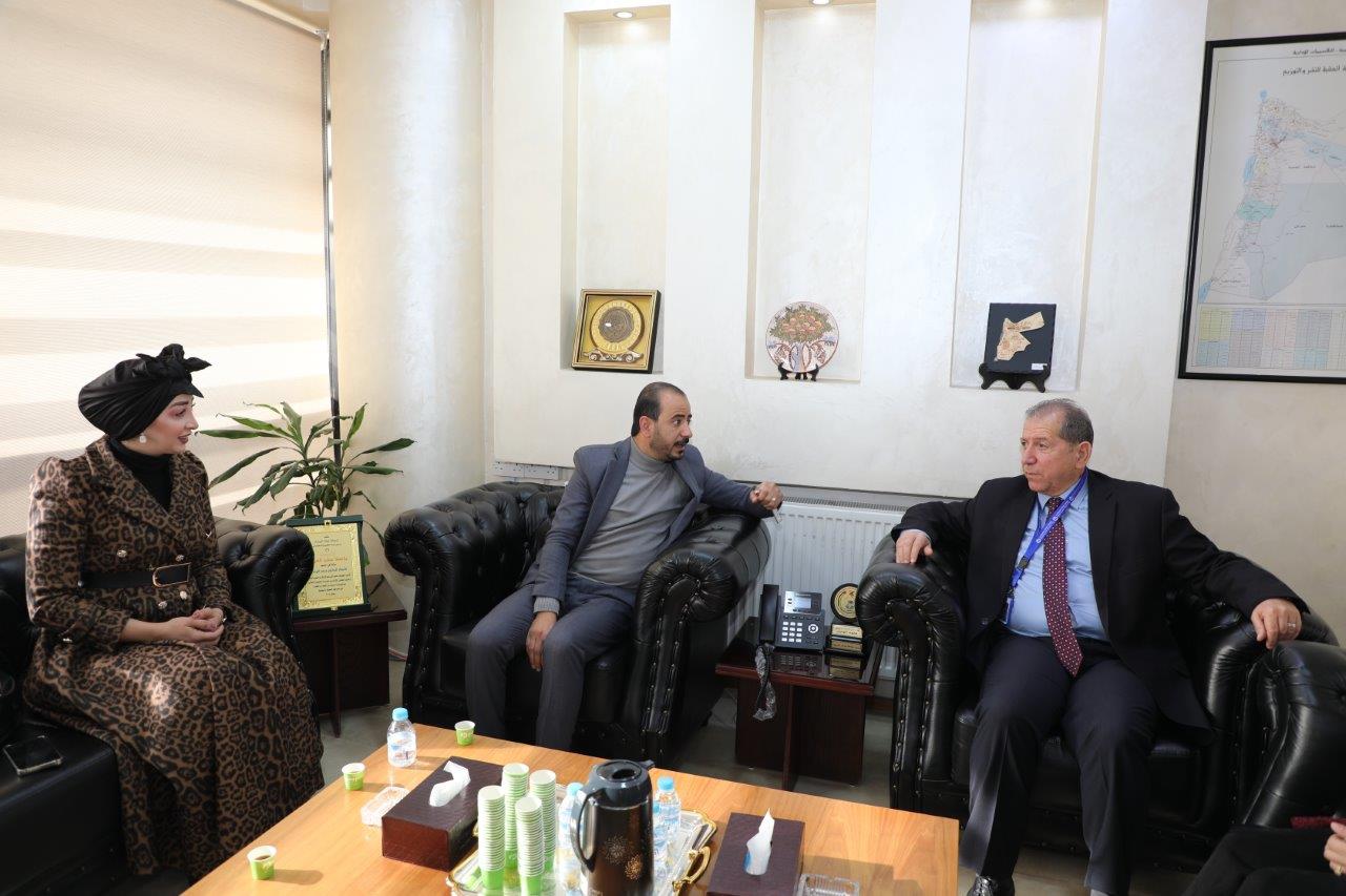 اتفاقية تعاون بين "عمان العربية" وأكاديمية "معاً نستطيع" في مجال التدريب3