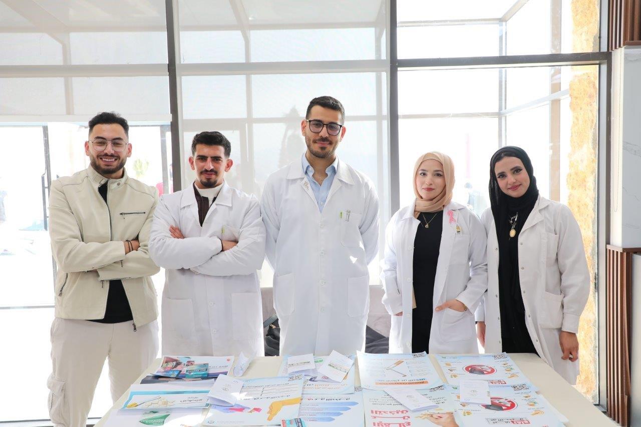 صيدلة "عمان العربية" تطلق مبادرة "لنتشارك معًا نحو هواء نقي" لتعزيز بيئة جامعية خالية من التدخين9