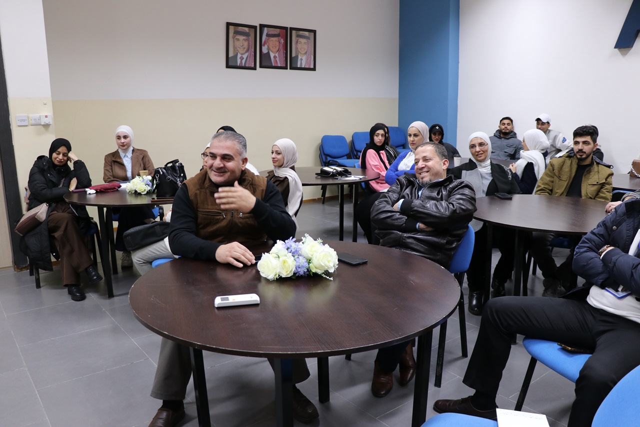 كلية تكنولوجيا المعلومات في جامعة عمّان العربية تلتقي بخريجيها وتقدّم ورشة تدريبية لهم3