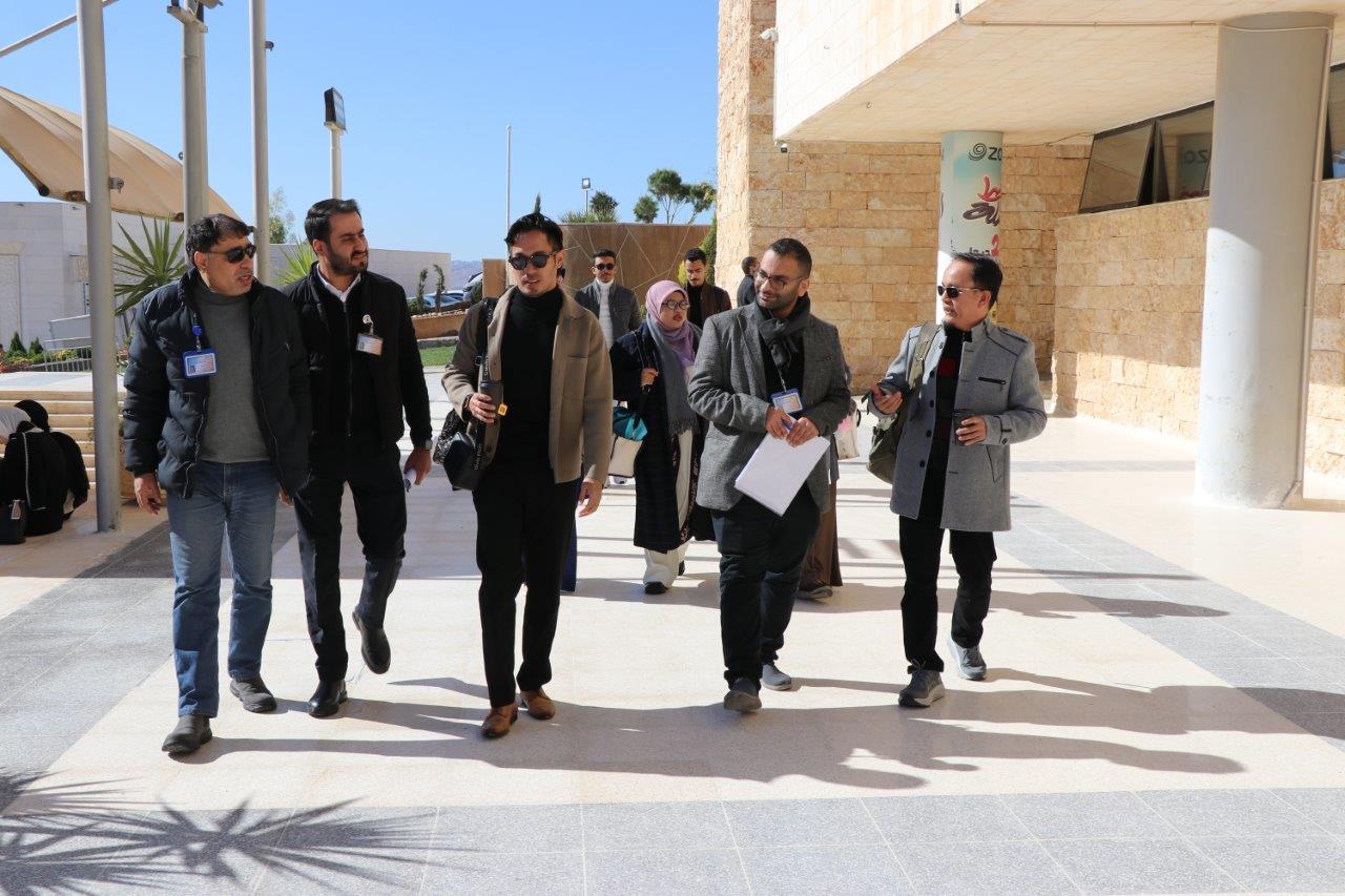 تعاون بحثي دولي بين جامعة عمان العربية وجامعة (UKM) الماليزية5