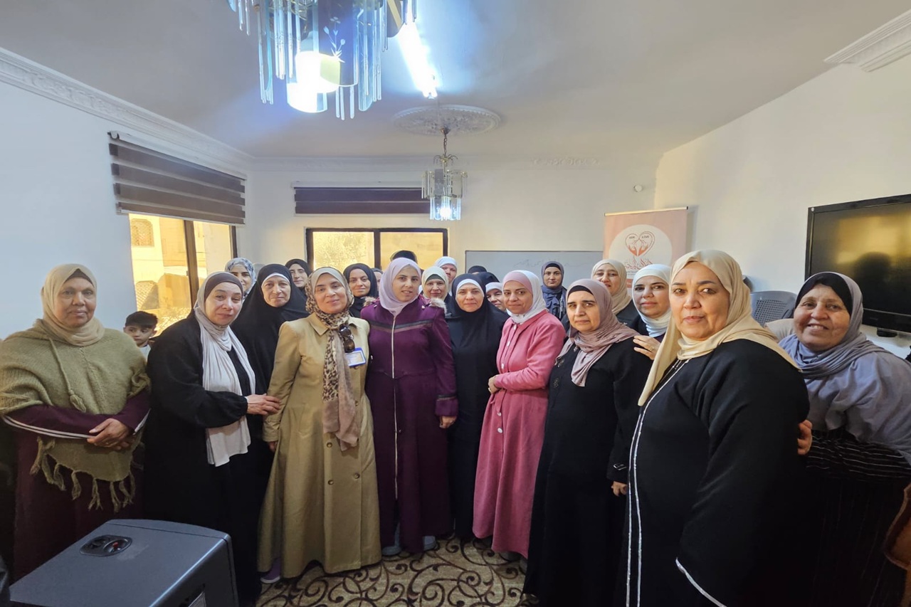 كلية الشريعة في "عمان العربية" تزور جمعية شريان المحبة وتقدم محاضرة توعوية حول تربية الأبناء1